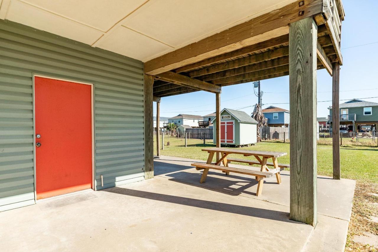 Casa De Las Olas - Huge Fenced Yard, Massive Outdoor Shower, Great Breezes From Deck! Villa Surfside Beach Exterior photo