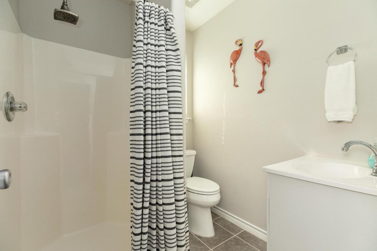 Casa De Las Olas - Huge Fenced Yard, Massive Outdoor Shower, Great Breezes From Deck! Villa Surfside Beach Exterior photo