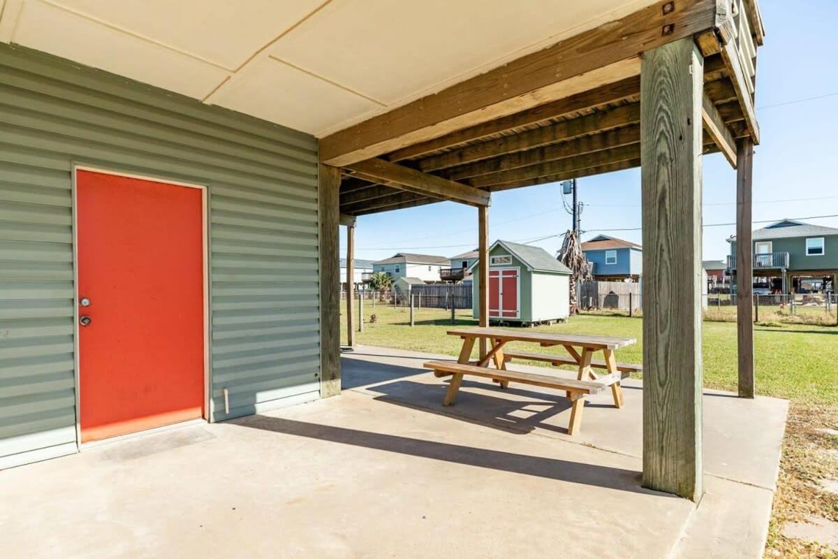 Casa De Las Olas - Huge Fenced Yard, Massive Outdoor Shower, Great Breezes From Deck! Villa Surfside Beach Exterior photo